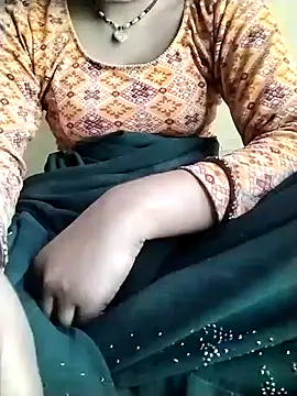 Snapshot of Cutkajal chatting on 02/12/25, 08:06 Cutkajal online show from 02/12/25, 08:06