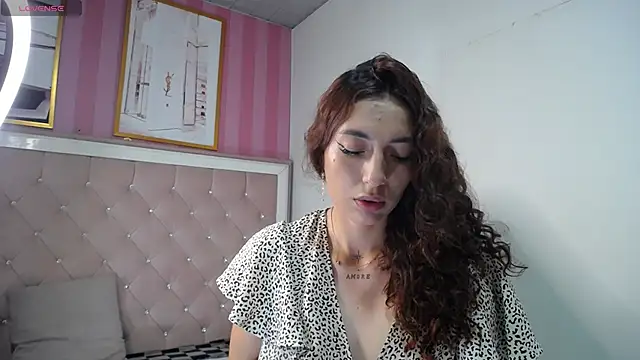 Snapshot of Tomoe_b chatting on 12/12/24, 04:04 Tomoe b online show from 12/12/24, 04:04