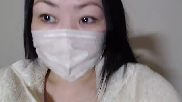 Snapshot of Hika-Channel chatting on 02/12/25, 10:26 Hika-Channel online show from 02/12/25, 10:26