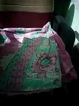 Snapshot of Ralisha_Rani chatting on 11/28/25, 08:44 Ralisha Rani online show from 11/28/25, 08:44