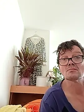 Snapshot of Bigpenis6y chatting on 03/16/25, 09:49 Bigpenis6y online show from 03/16/25, 09:49