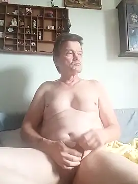 Snapshot of Bigpenis6y chatting on 10/08/25, 11:52 Bigpenis6y online show from 10/08/25, 11:52