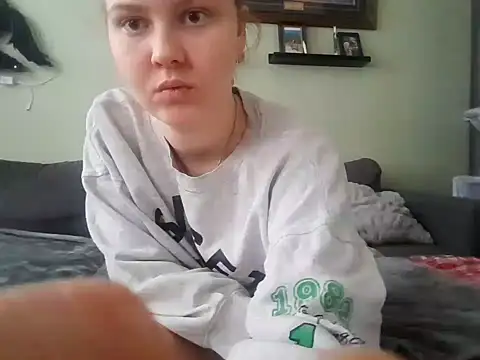 Snapshot of Ryan_and_Aurora chatting on 01/13/25, 08:37 Ryan and Aurora online show from 01/13/25, 08:37