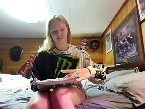 Ryan and Aurora online show from 05/11/26, 04:04