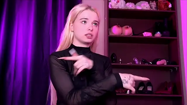 Snapshot of MisssLola chatting on 01/05/25, 07:28 MisssLola online show from 01/05/25, 07:28