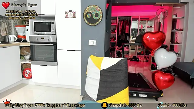 Snapshot of AmySuperHeroes chatting on 02/16/26, 01:51 AmySuperHeroes online show from 02/16/26, 01:51