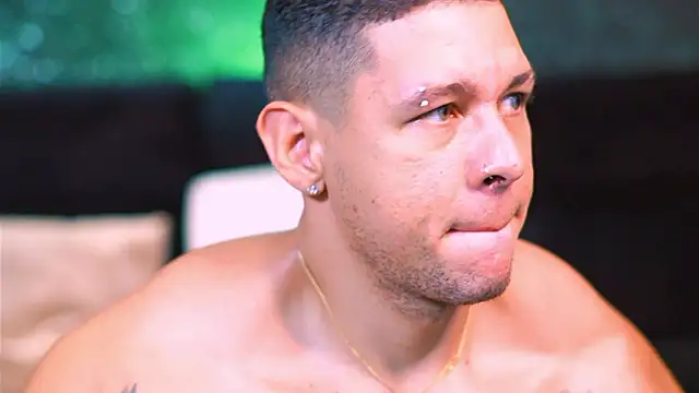 Snapshot of MassimoWalton2 chatting on 12/05/24, 12:08 MassimoWalton2 online show from 12/05/24, 12:08