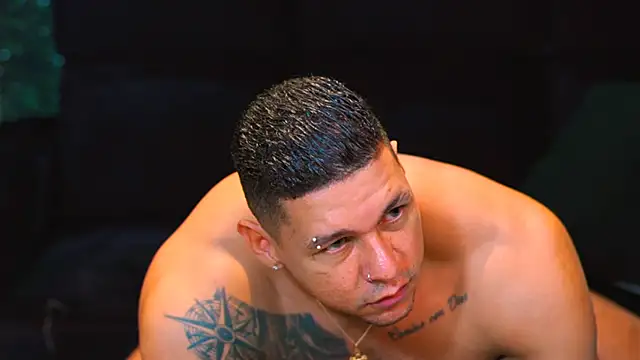 Snapshot of MassimoWalton2 chatting on 12/05/24, 03:15 MassimoWalton2 online show from 12/05/24, 03:15