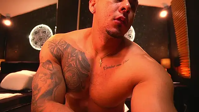 MassimoWalton2 online show from 11/17/25, 02:12