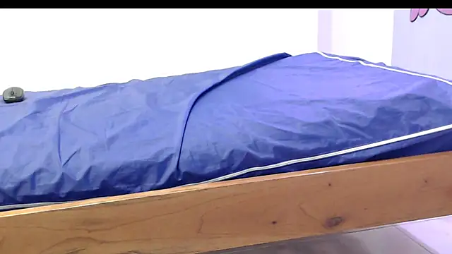 evaleribigtits18 online show from 11/15/25, 07:10