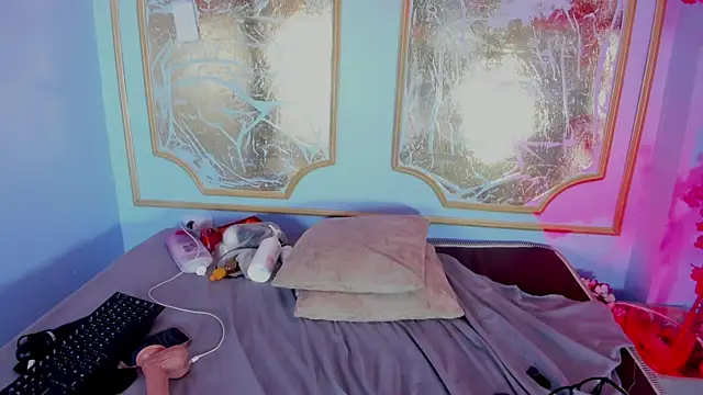 melaniecooperr online show from 12/15/25, 01:59