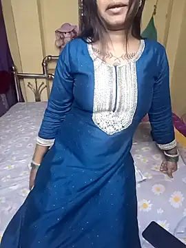 Snapshot of Hot_Urvi chatting on 12/17/24, 01:05 Hot Urvi online show from 12/17/24, 01:05