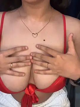 Snapshot of sexysilk1 chatting on 04/15/26, 06:26 sexysilk1 online show from 04/15/26, 06:26