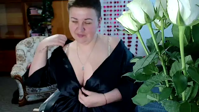 Snapshot of Annet1912 chatting on 02/13/25, 01:59 Annet1912 online show from 02/13/25, 01:59