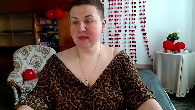 Snapshot of Annet1912 chatting on 02/15/25, 12:01 Annet1912 online show from 02/15/25, 12:01