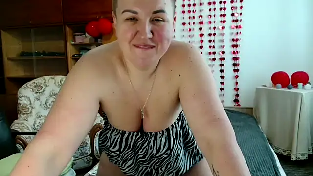 Snapshot of Annet1912 chatting on 02/21/25, 12:39 Annet1912 online show from 02/21/25, 12:39