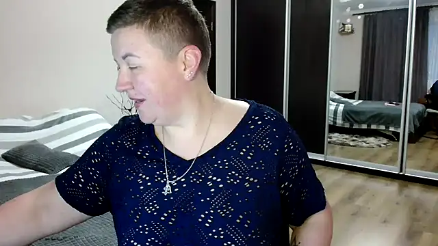 Snapshot of Annet1912 chatting on 09/16/25, 03:57 Annet1912 online show from 09/16/25, 03:57