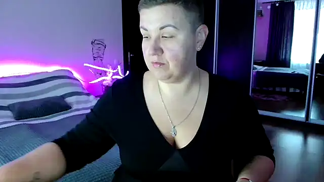 Snapshot of Annet1912 chatting on 09/24/25, 08:17 Annet1912 online show from 09/24/25, 08:17