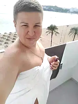 Snapshot of Annet1912 chatting on 10/15/25, 01:00 Annet1912 online show from 10/15/25, 01:00