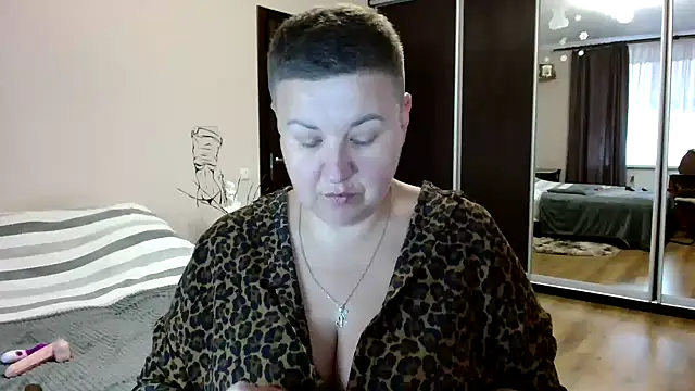 Snapshot of Annet1912 chatting on 10/26/25, 02:01 Annet1912 online show from 10/26/25, 02:01