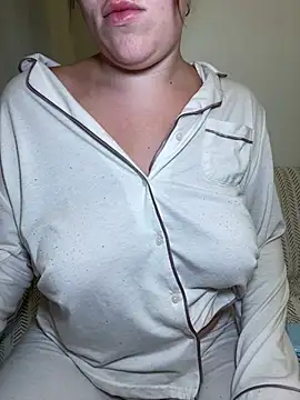 Snapshot of lilylush24 chatting on 02/21/25, 04:37 lilylush24 online show from 02/21/25, 04:37