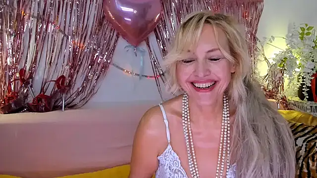 KelliRaid online show from 02/17/25, 06:42