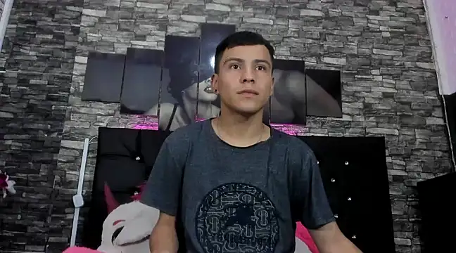 salvadorgomezx online show from 12/12/24, 10:42