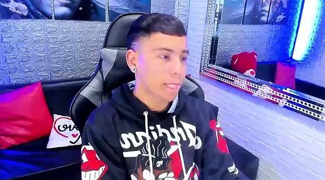 salvadorgomezx online show from 12/19/24, 07:51