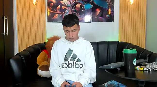 salvadorgomezx online show from 12/21/24, 04:14