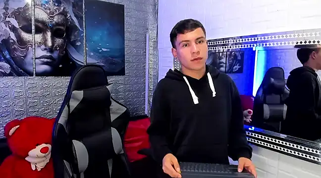 salvadorgomezx online show from 12/28/24, 11:41