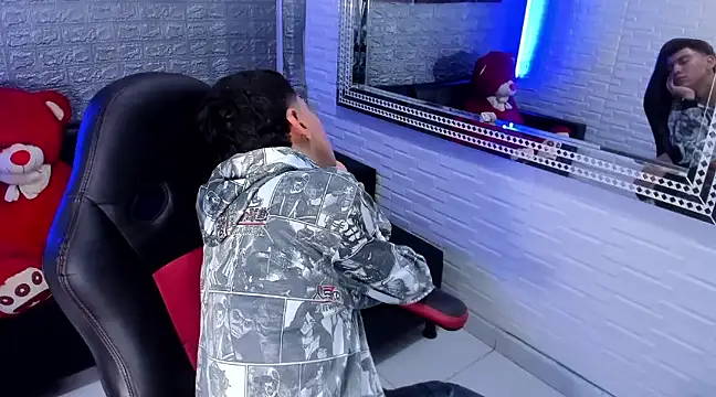 salvadorgomezx online show from 01/24/25, 09:39