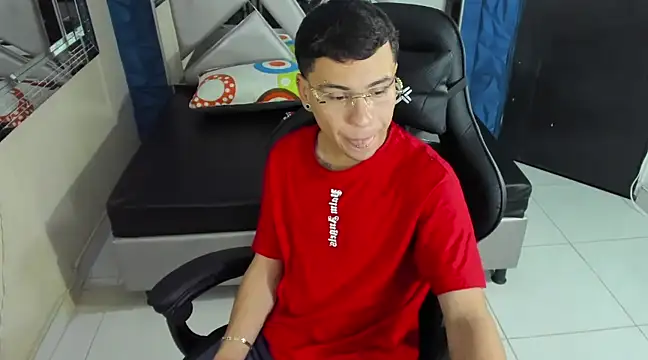 salvadorgomezx online show from 01/25/25, 02:03