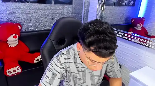 salvadorgomezx online show from 02/11/25, 09:31