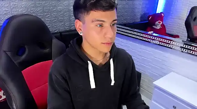 salvadorgomezx online show from 02/12/25, 11:07