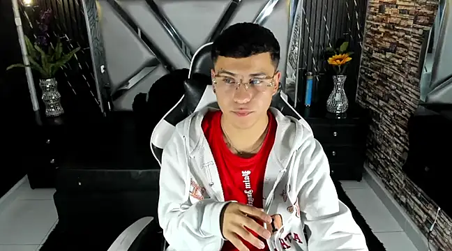 salvadorgomezx online show from 02/13/25, 02:45