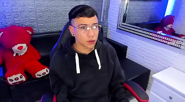 salvadorgomezx online show from 02/18/25, 10:16