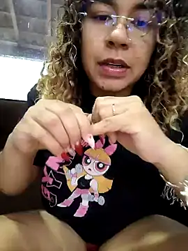 VitoriaFernandes online show from 02/02/26, 03:22