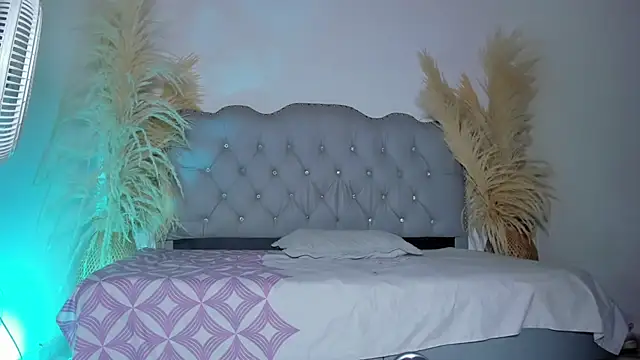 Tahiraa  online show from 02/25/26, 01:21