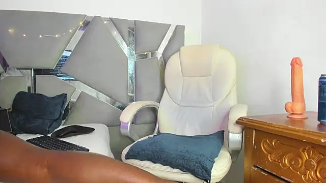 Snapshot of Arii_xxx chatting on 02/16/25, 03:15 Arii xxx online show from 02/16/25, 03:15