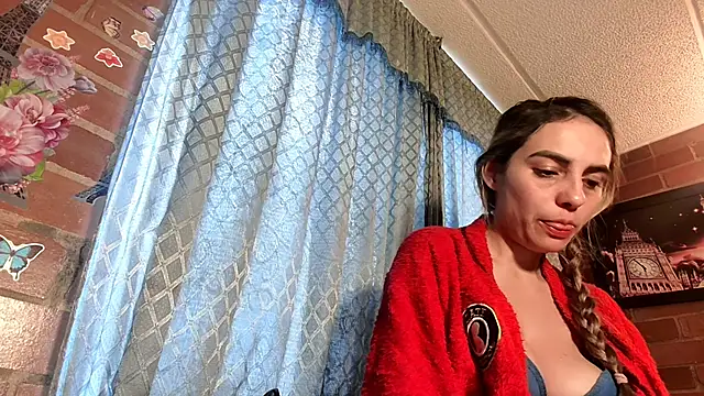 ValeriaLacrozee online show from 10/05/25, 04:16