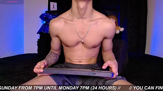 James1lee  online show from 07/04/26, 05:02