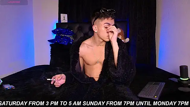James1lee  online show from 07/11/26, 07:55