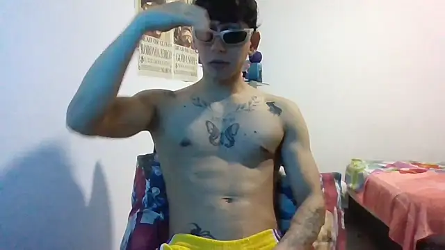 Snapshot of Dillom420 chatting on 01/22/25, 05:26 Dillom420 online show from 01/22/25, 05:26