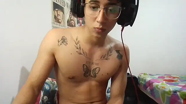 Snapshot of Dillom420 chatting on 01/23/25, 10:01 Dillom420 online show from 01/23/25, 10:01