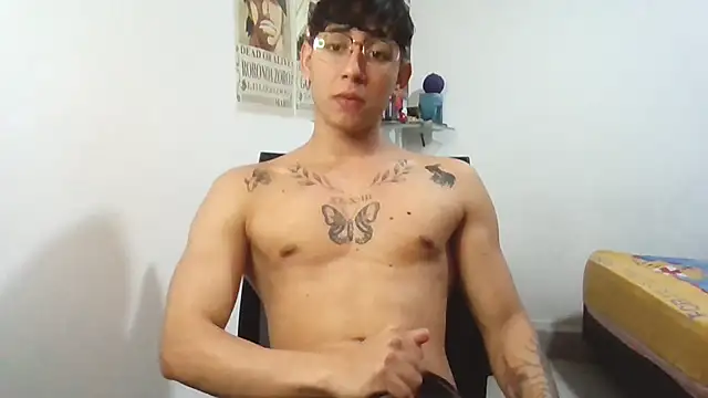 Snapshot of Dillom420 chatting on 02/11/25, 08:52 Dillom420 online show from 02/11/25, 08:52