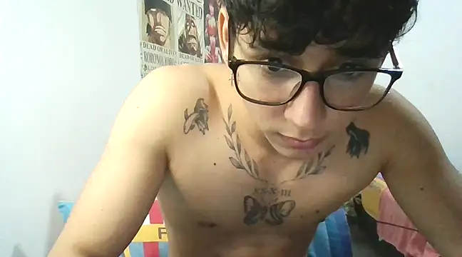 Snapshot of Dillom420 chatting on 03/21/25, 05:32 Dillom420 online show from 03/21/25, 05:32