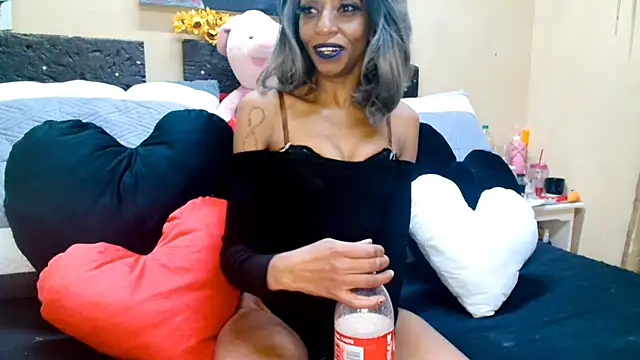 Snapshot of Nubiangiggles chatting on 02/20/25, 10:05 Nubiangiggles online show from 02/20/25, 10:05