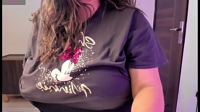 Snapshot of Gulabi_Queen chatting on 03/15/25, 04:02 Gulabi Queen online show from 03/15/25, 04:02