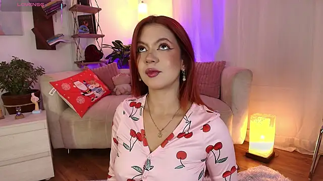 HANNAH LOVEE online show from 11/11/25, 03:39