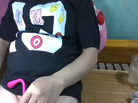 Snapshot of Mine-999 chatting on 10/22/25, 07:57 Mine-999 online show from 10/22/25, 07:57